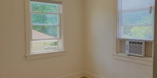 Brick Duplex with 3 bedrooms and 1 bath for rent. Gallery 19