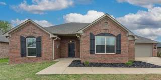 Charming 3BR/2BA Home with 2-Car Garage in Springdale, AR Charming 3BR/2BA Home with 2-Car Garage in Springdale, AR Gallery 1