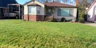 2BD/1BATH - CARPORT, GARAGE, LANDSCAPED YARD & WASHER/DRYER HOOKUP Gallery 1