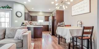 3-Bedroom Townhome with Garage in Holly Ridge Gallery 9