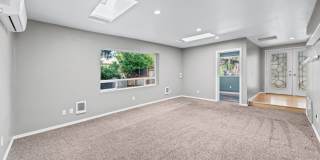 Kennydale Rambler with parking- Close to Lake Washington Gallery 18