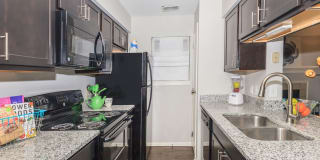 Lakeshore Apartments Gallery 11