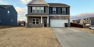 Beautiful 4 bedroom 2.5 bath home located in the Cliffs subdivision! Gallery 1