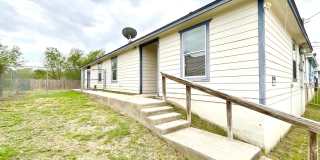 *MOVE IN SPECIAL* Convenient & Low-Maintenance Living Near St. Mary’s University! Gallery 27