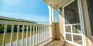 4 bedroom, 4 bath unit overlooking the Mon River - Available 08/05/2026 Gallery 3
