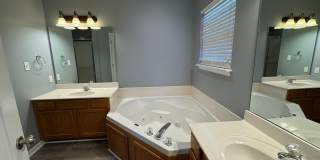 3 Bedroom Home available w/fenced yard Gallery 22
