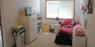Convenient Location  *2Bed/1.5Bth plus Loft* Townhome in Apple Valley. Avail Sept. 1 Gallery 9