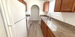 SPACIOUS 2BED/2BATH CONDO * SECOND FLOOR UNIT* Gallery 4