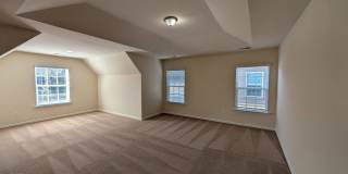 Stunning 7 Bedroom House with a Loft and Updated Kitchen in Harrisburg Gallery 14