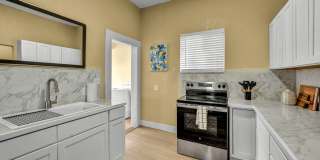 FULLY FURNISHED & BEAUTIFULLY REMODELED CLASSIC HOME NEAR UNR WITH UNBEATABLE I-80 ACCESS Gallery 7