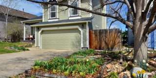 Fantastic 4BR, 3.5BA! Deck, FP, great yard, location!! (Regal) Gallery 1