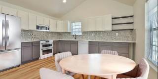 Charming Home in the heart of Bethany Gallery 3