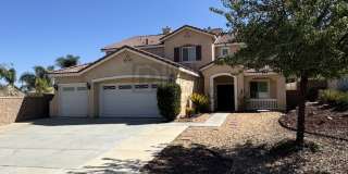 Spacious 5-Bedroom Home with 2 Bedrooms & Bath Downstairs Gallery 1