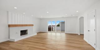 244 Escalones Gallery 1