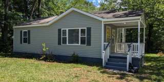 Lovely 2 Bedroom / 1 Bath Home for Rent Gallery 1