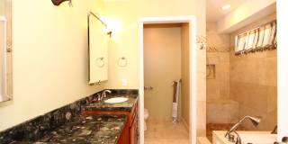 Large 4 bedroom, 3 bath, 4+ parking, gated single family house in Kalihi Gallery 15
