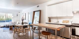 Jones Berkeley Gallery 19