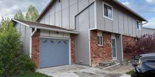 3 Bedroom Townhome in FC! Gallery 1