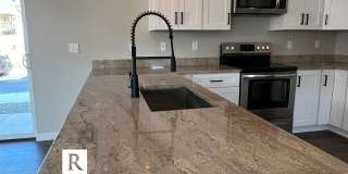 Gorgeous 3 Bed / 2.5 Bath Townhome in the heart of Talent, OR Gallery 7