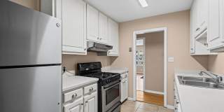 Three bedroom home close to USA with a garage Gallery 9