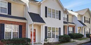 AVAILABLE NOW – Beautiful 3 Bed / 2.5 Bath Townhome in Prime North Raleigh Location Gallery 1