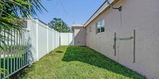 949 SE 10TH Court Gallery 11