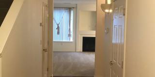 4 Bed 3 Bath Gated Townhome Near Maplewood Golf Gallery 4