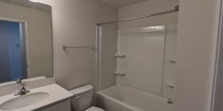 Room in 3 Bedroom Home at Guildford Hill Ln Gallery 18