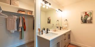 VALO at Desert Haven Gallery 17