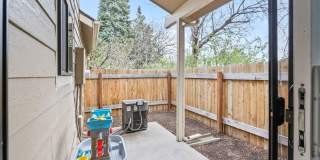 Spacious 3 Bedroom Townhouse-Style Condo Near Buckley SFB Gallery 12