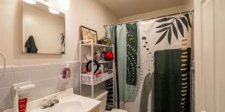 2019 S Lumpkin Street Gallery 16