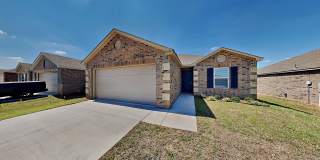 Very Beautiful and Spacious 3 Bedroom 2 Bath Home in Yukon Schools Gallery 1