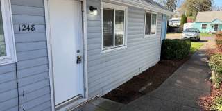 Updated Studio Apartment in Junction City! Gallery 1