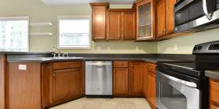 Dog Friendly Three Bedroom with Bonus! Gallery 12
