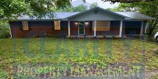 Three bedroom home w/ lots of storage! Gallery 1