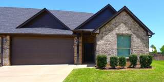 Modern 3-Bedroom 2 Bath Duplex in South Tyler Gallery 1