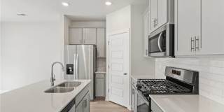 Brand New 3/2.5 Move In Ready Now! Gallery 8