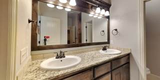 3 Bedroom 2.5 Bath Home with Bonus Room and Storm Shelter Gallery 12
