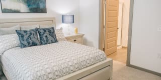 1010 Elliston Gallery 6