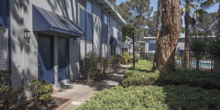 Monterey Townhouse Gallery 67