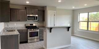 432 Red Robin Street Gallery 6