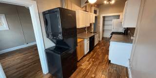 $1000 Move in Special - Beautiful 2 bed 1 bath in unit W/D, renovated kitchen, walkability! Gallery 9