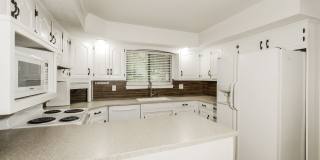 5 BR/2.5BA | Sprawling Single Family Home | 2-Car Garage | Huge backyard! Gallery 9