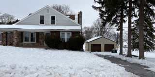 1 Floor Living on 1/2 Acre, 4 Bedrooms/1 Bath, Garage-Dallastown SD Gallery 1