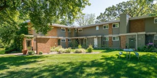 Valley Village Apartments Gallery 19