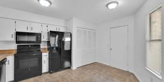 Newly Renovated Beautiful 2 Bedroom Home Gallery 7