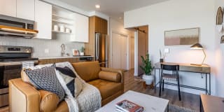 Mason & Main Gallery 13
