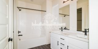 Stunning 4 Bed/3 Bath SW Bakersfield Home w/ Paid Solar and $0 Deposit Option Gallery 12