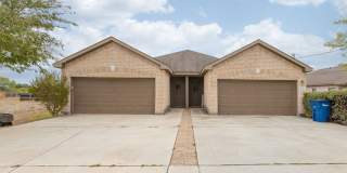 3 BEDROOM DUPLEX LOCATED IN NEW BRAUNFELS, TEXAS! Gallery 1