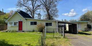 Cute 2 Bedroom 1 Bath Home in Shady Cove Gallery 1